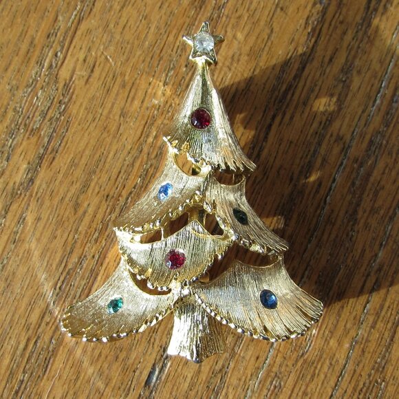 Vintage 1960s JJ (The Jonette Jewelry Company) Christmas Tree Pin - Picture 12 of 15